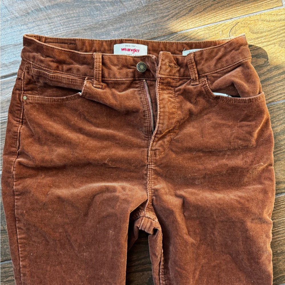 EUC Wrangler Women's Tan High rise bold boot jeans size 6x32 - Picture 2 of 5